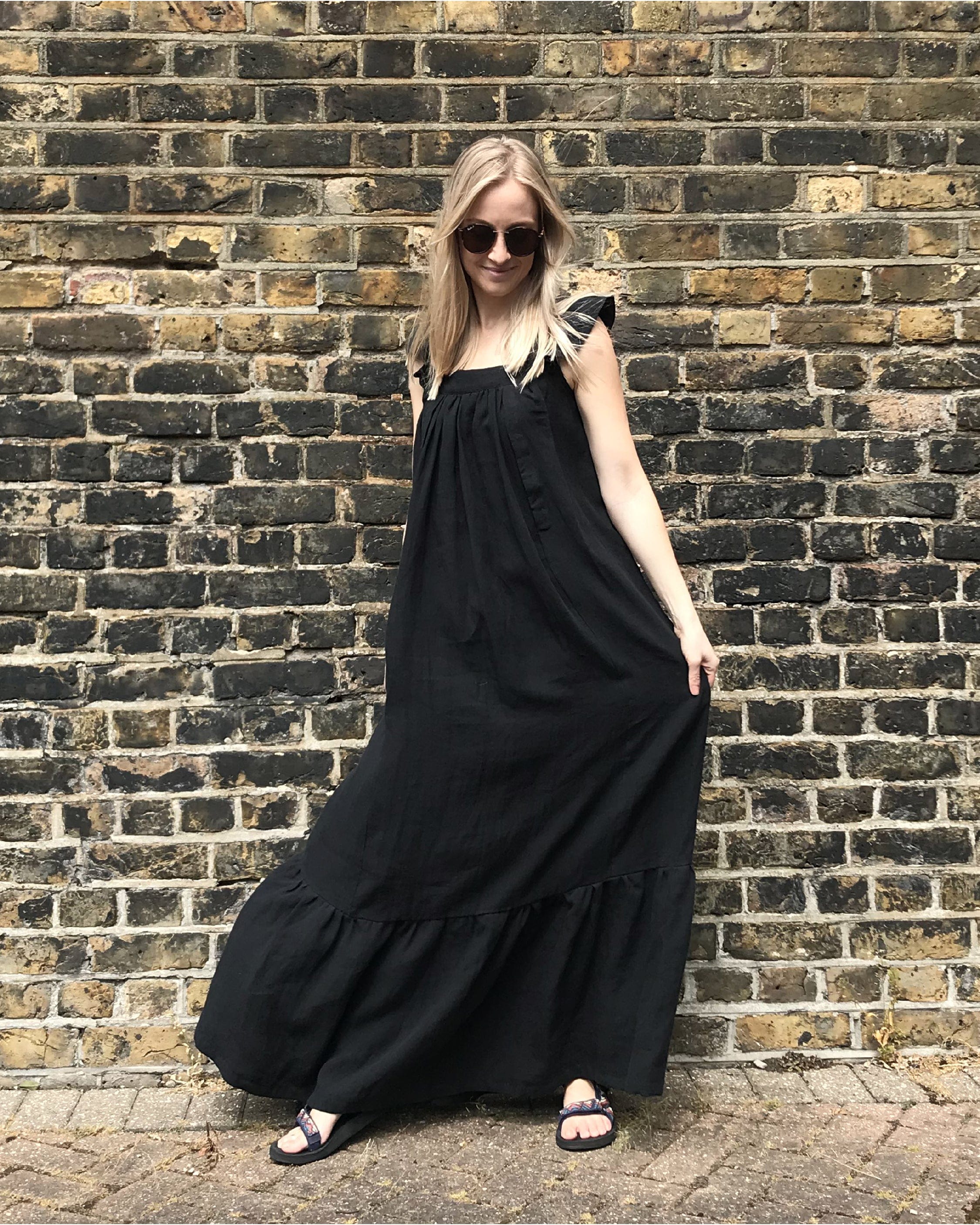 Airi Maxi Dress - Black Linen